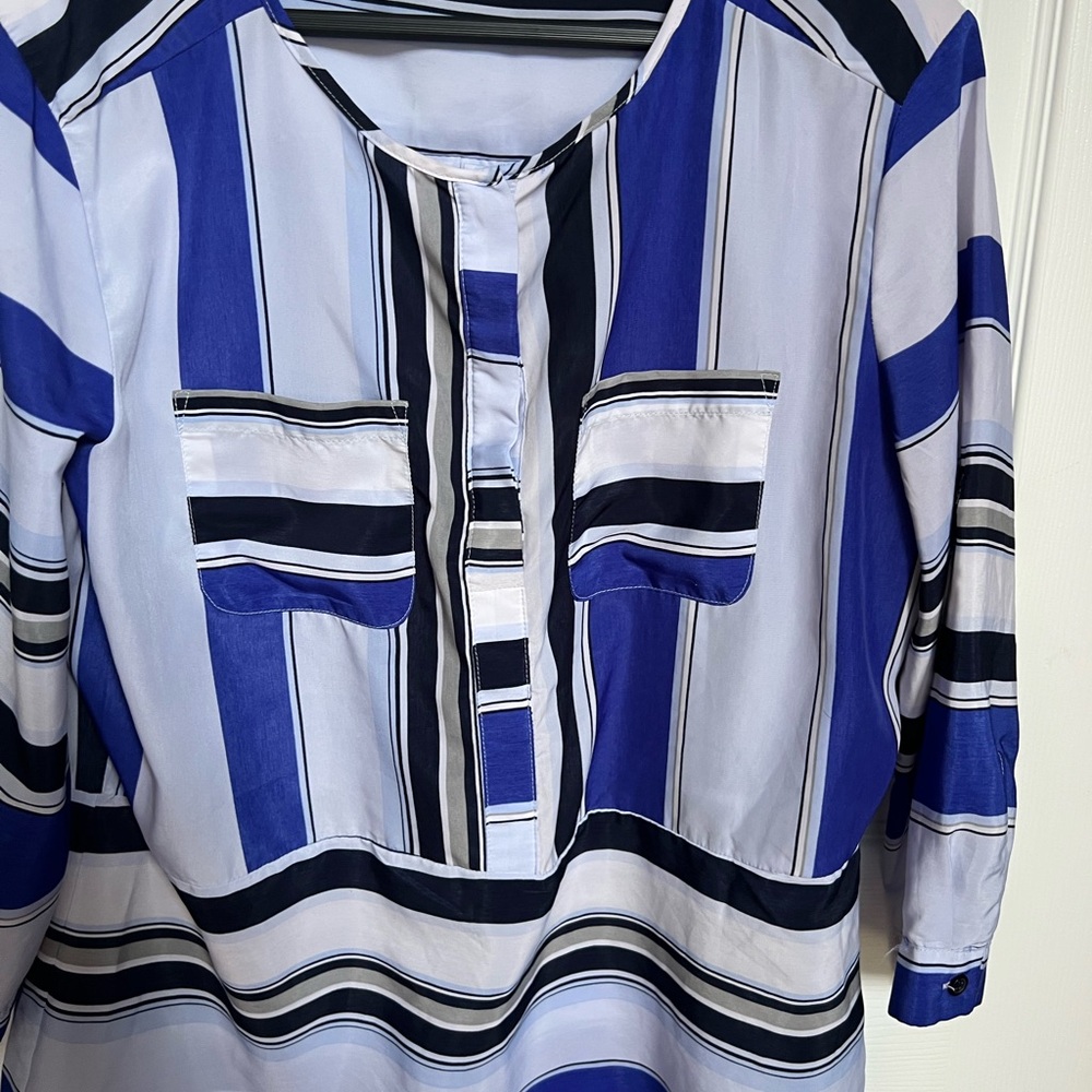 New York & Company White and Blue Boxy Blouse with Mandarin Collar